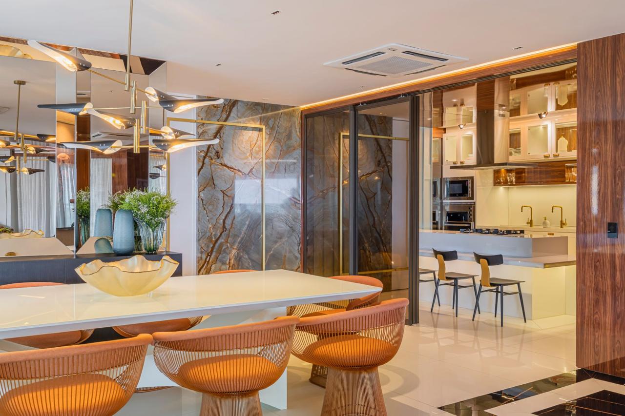 Cozinha integrada com sala de jantar